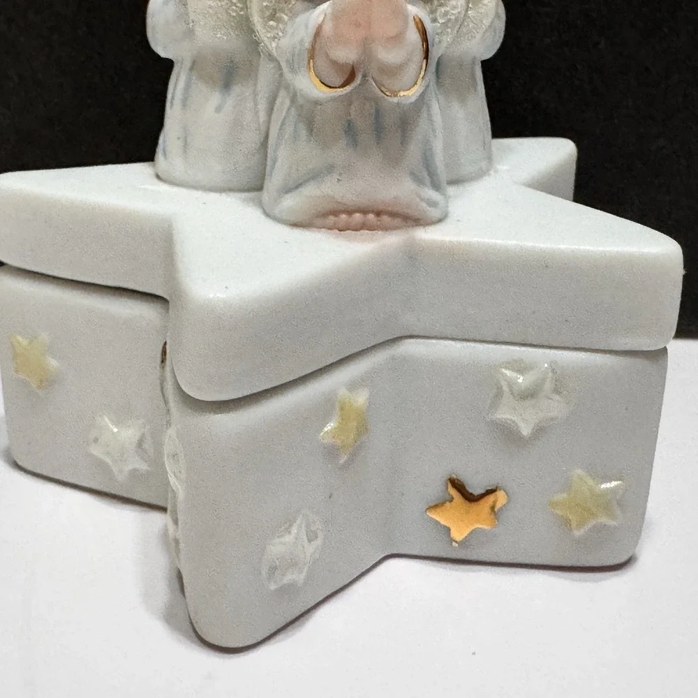 VTG Hallmark Porcelain Mini Star Shaped Trinket Box With 3 Praying Angels